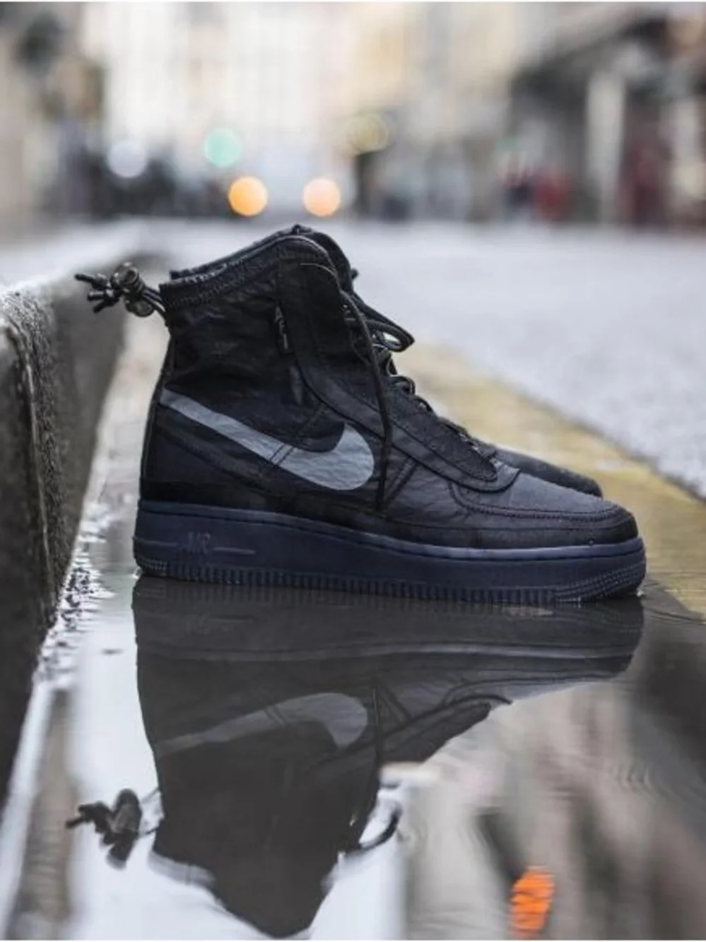 Like New RARE Women’s 9 Black Shell Waterproof Air Force 1 AF1